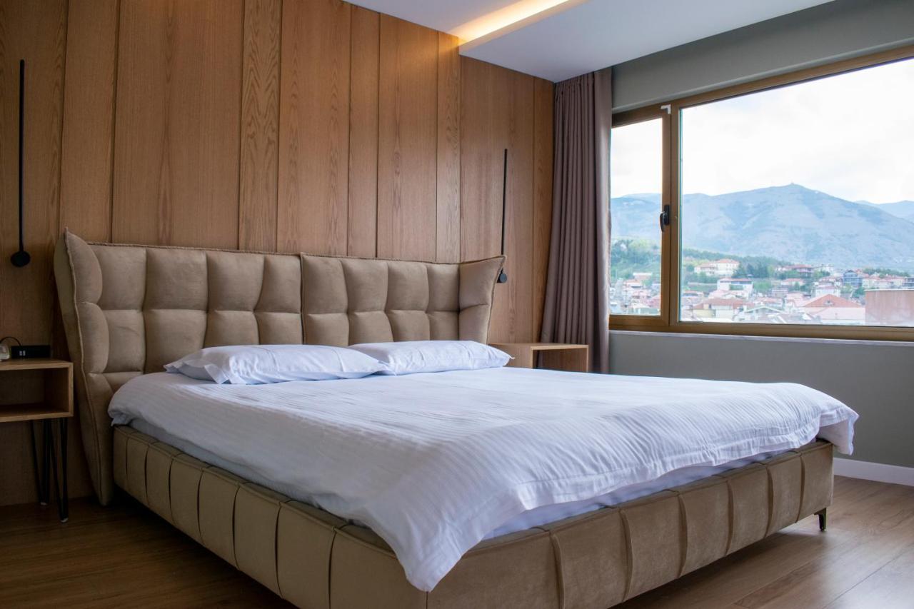 Bocca Hotel Korce Bagian luar foto