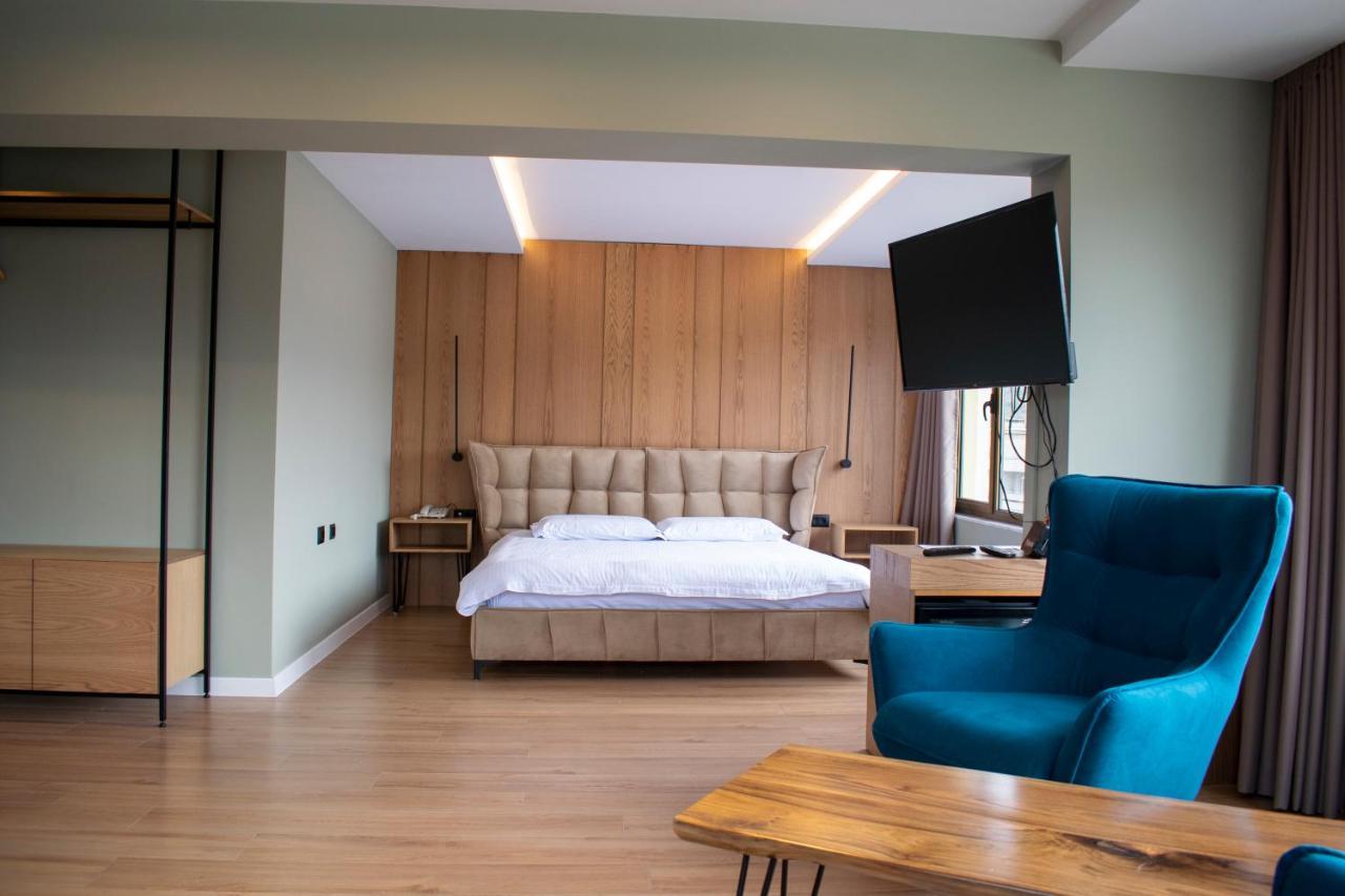 Bocca Hotel Korce Bagian luar foto