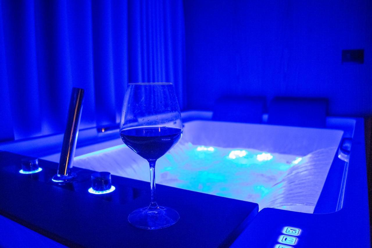 Bocca Hotel Korce Bagian luar foto