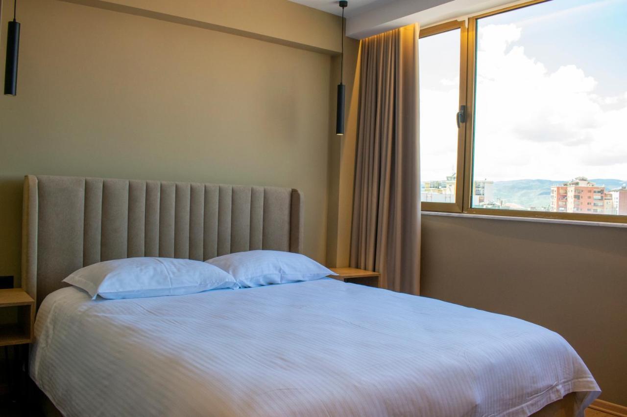 Bocca Hotel Korce Bagian luar foto