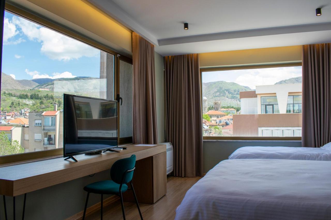 Bocca Hotel Korce Bagian luar foto