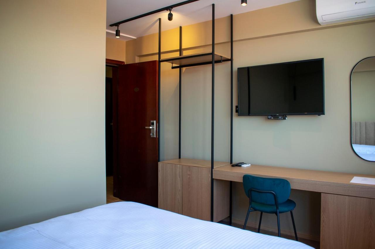 Bocca Hotel Korce Bagian luar foto