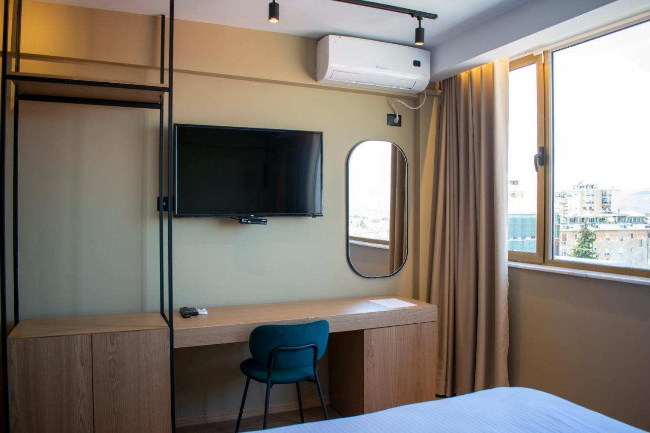 Bocca Hotel Korce Bagian luar foto