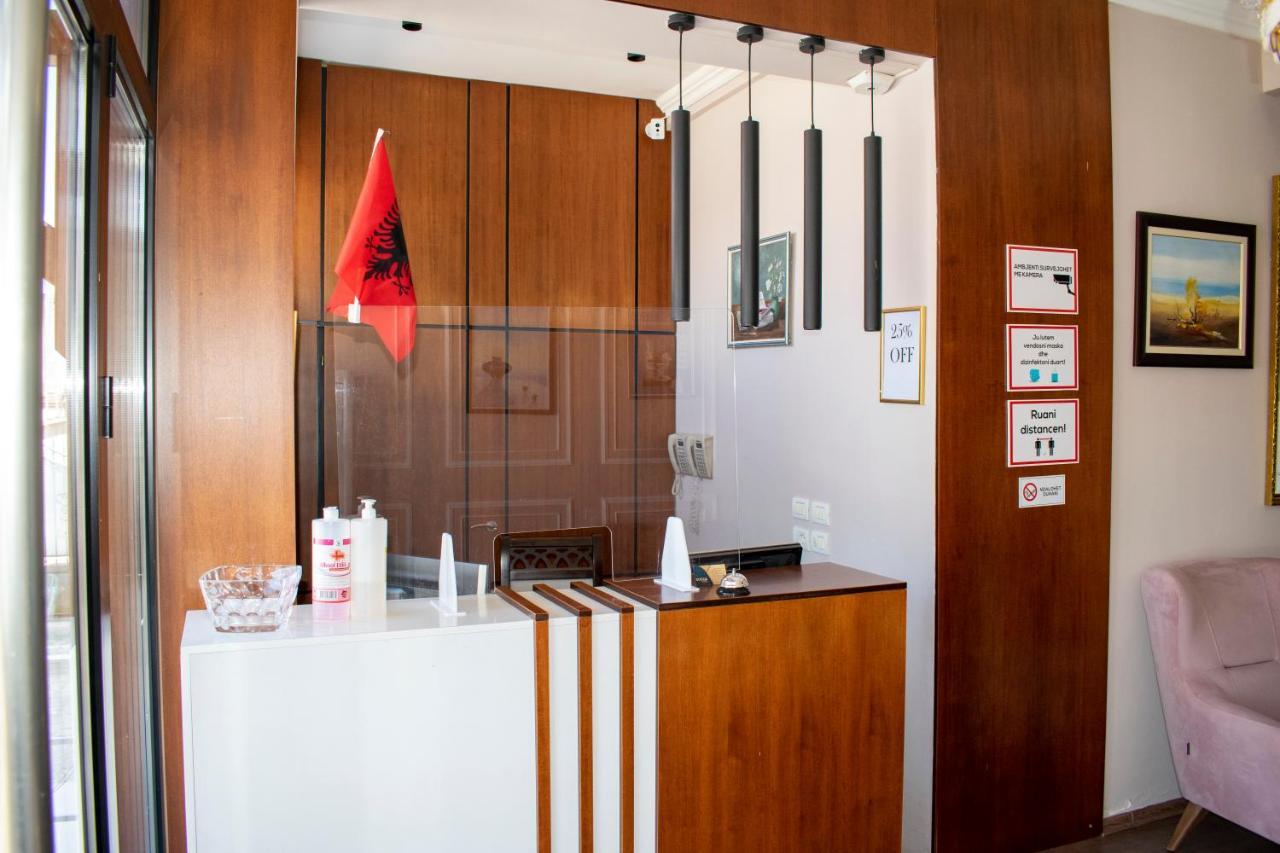 Bocca Hotel Korce Bagian luar foto
