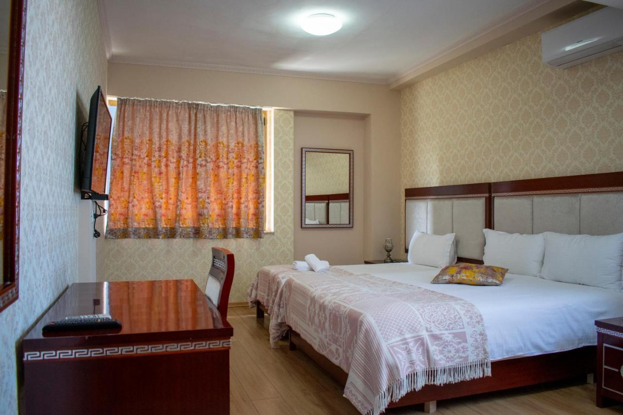Bocca Hotel Korce Bagian luar foto